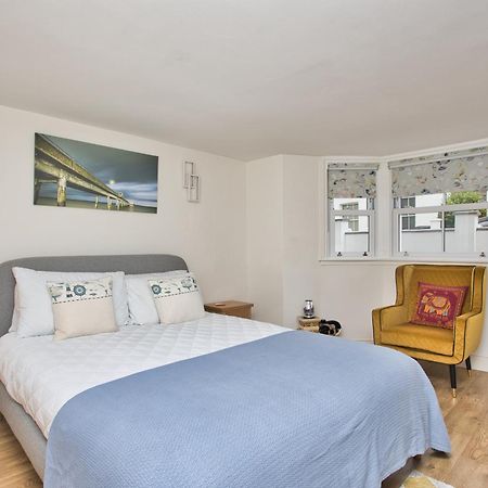 Spacious Seaside Escape In The Heart Of Deal, 4 Mins From The Beach Экстерьер фото