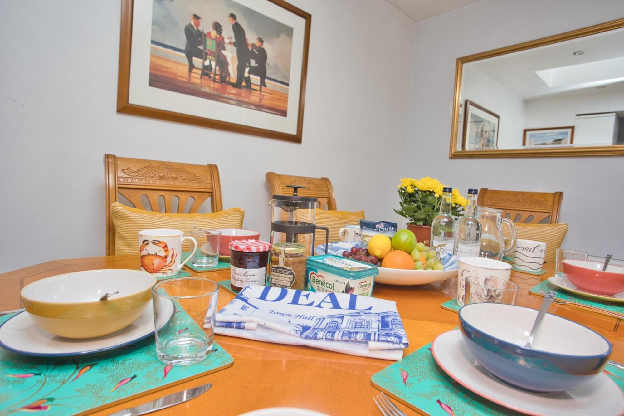 Spacious Seaside Escape In The Heart Of Deal, 4 Mins From The Beach Экстерьер фото