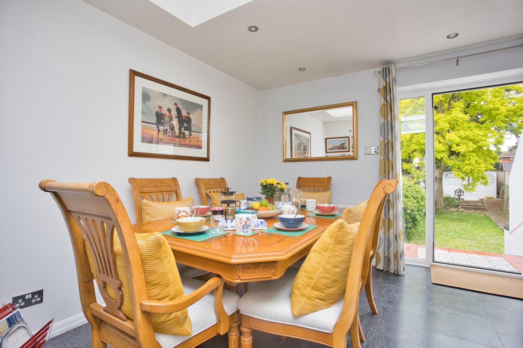 Spacious Seaside Escape In The Heart Of Deal, 4 Mins From The Beach Экстерьер фото