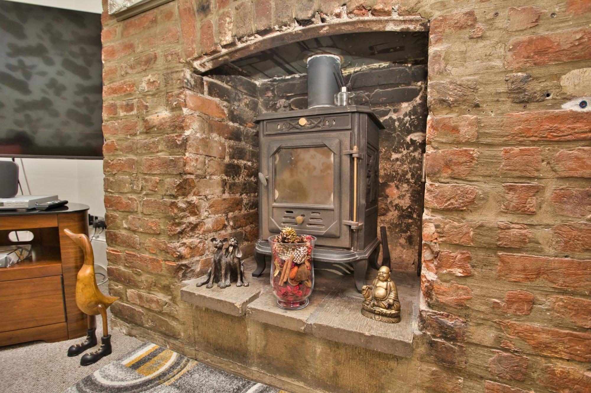 Spacious Seaside Escape In The Heart Of Deal, 4 Mins From The Beach Экстерьер фото