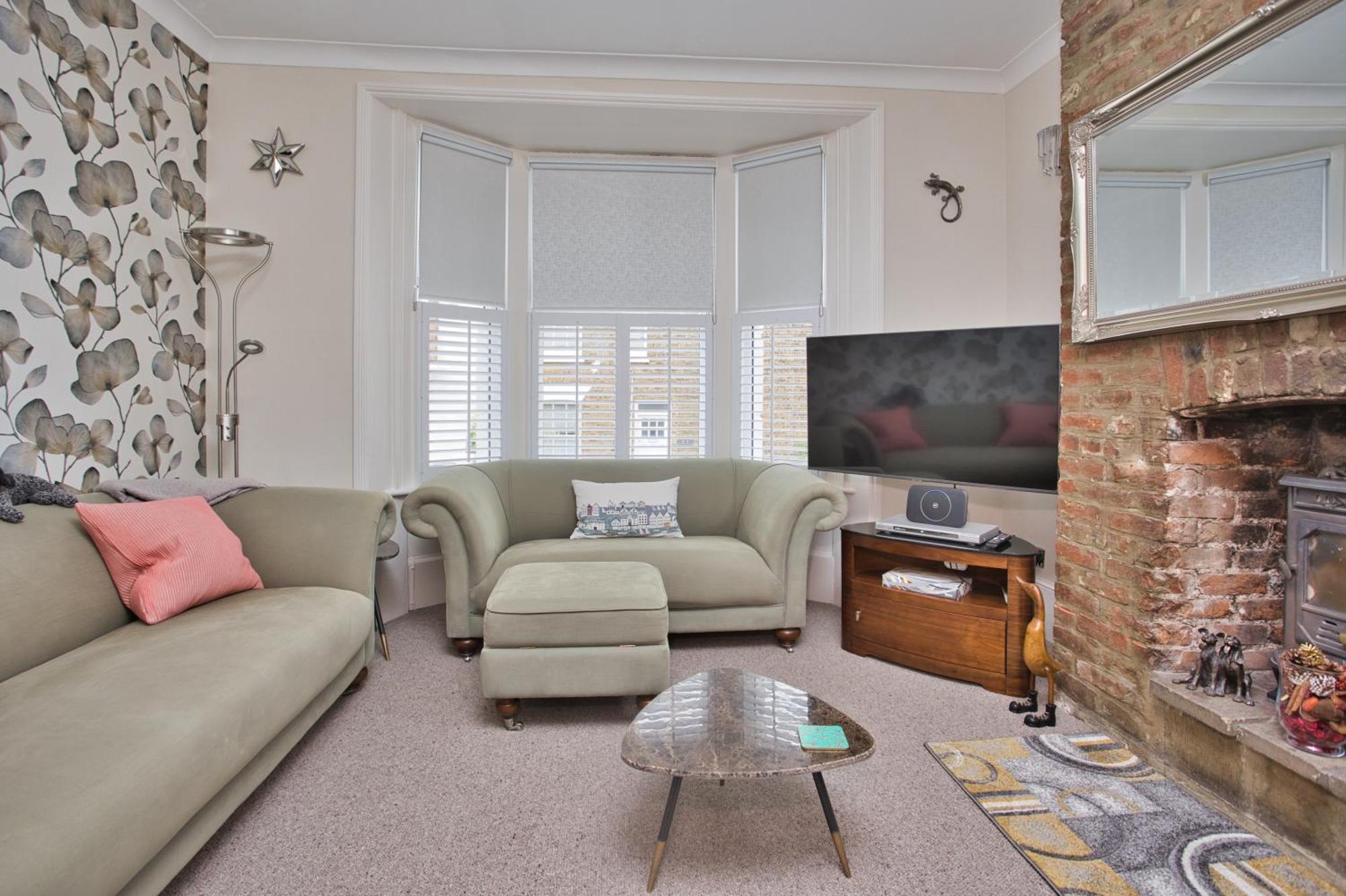 Spacious Seaside Escape In The Heart Of Deal, 4 Mins From The Beach Экстерьер фото